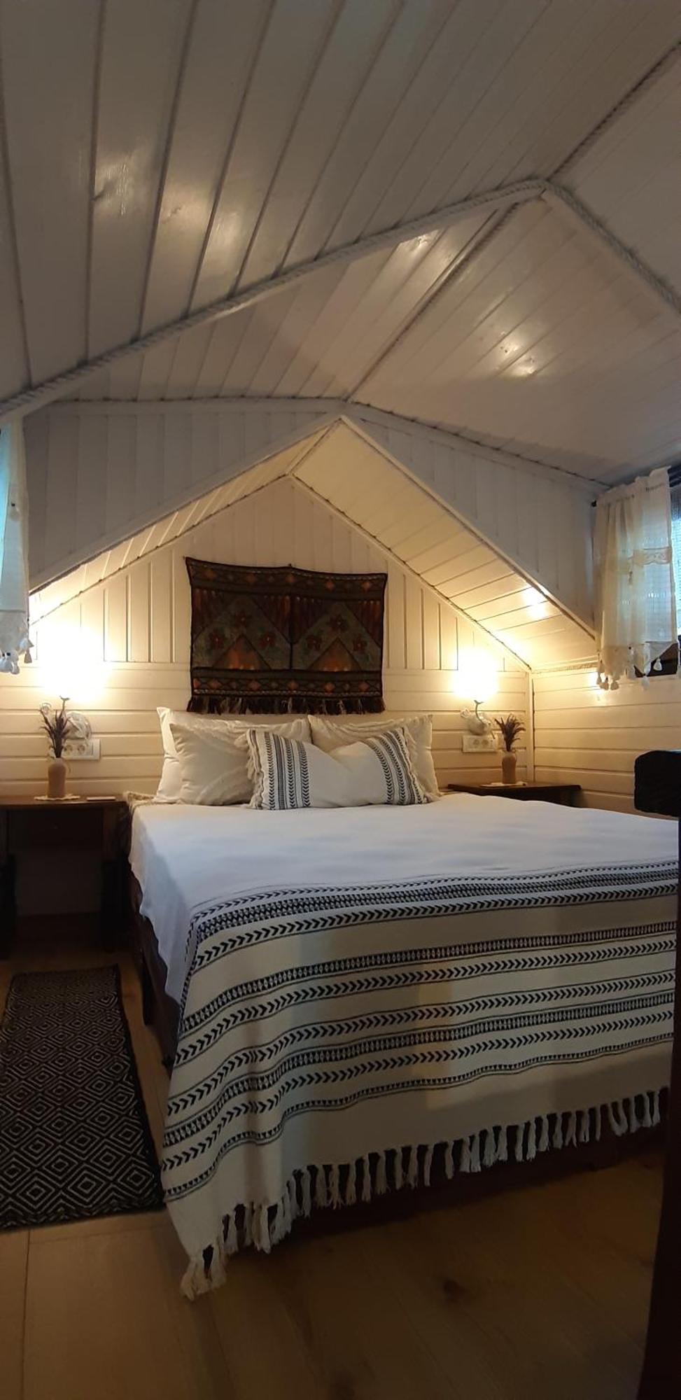 Magura Rustic Tiny House Villa ภายนอก รูปภาพ